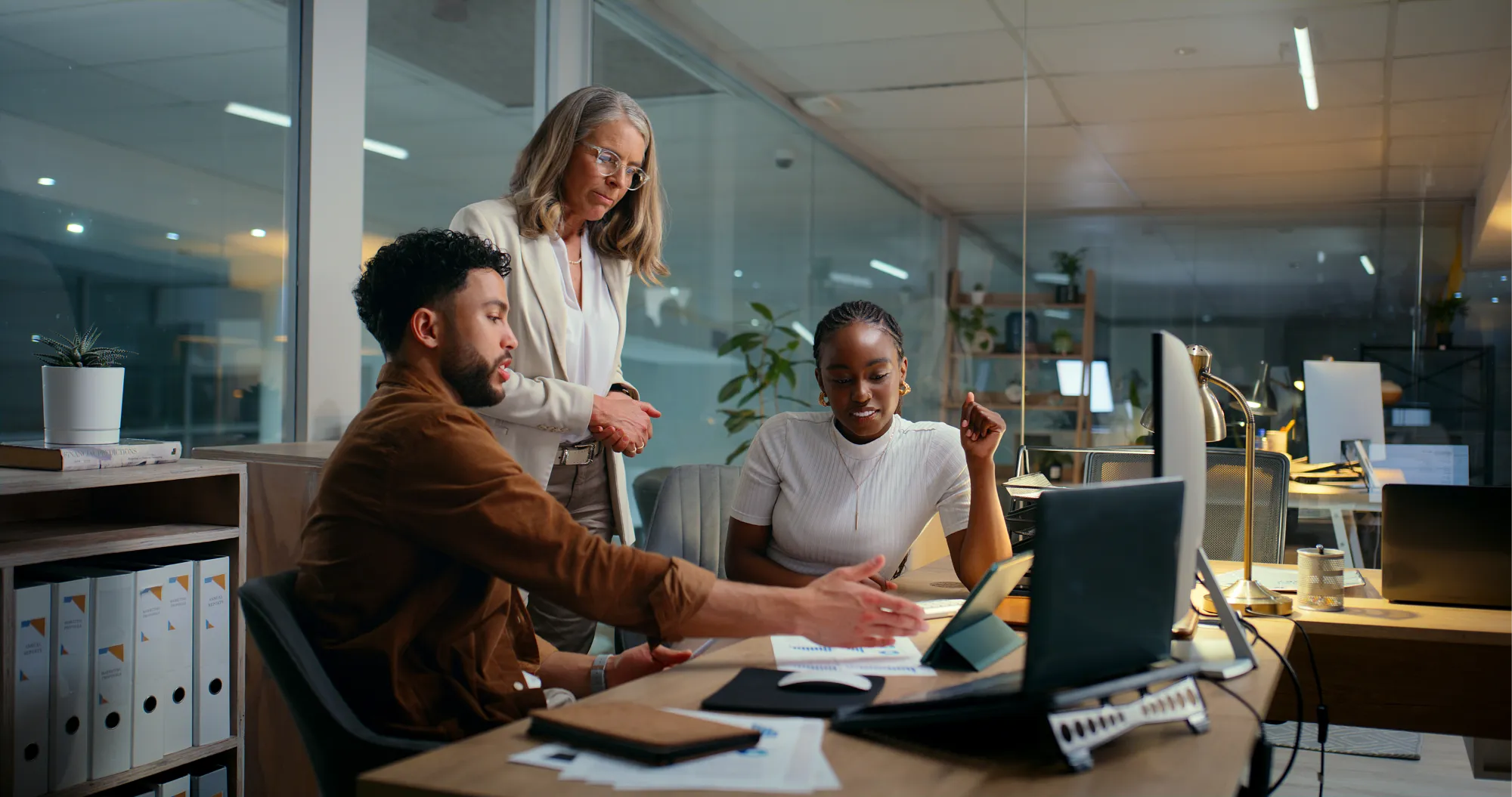 Customer service benchmarks by industry 